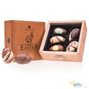 Bild des Werbegeschenks:Egg Elegance Mini - Pasen - Chocolade paaseitjes Houten kistje met gevulde chocolade 